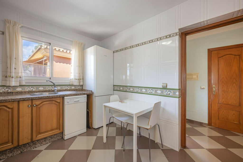 Detached Villa San Pedro de Alcántara Málaga - image 16