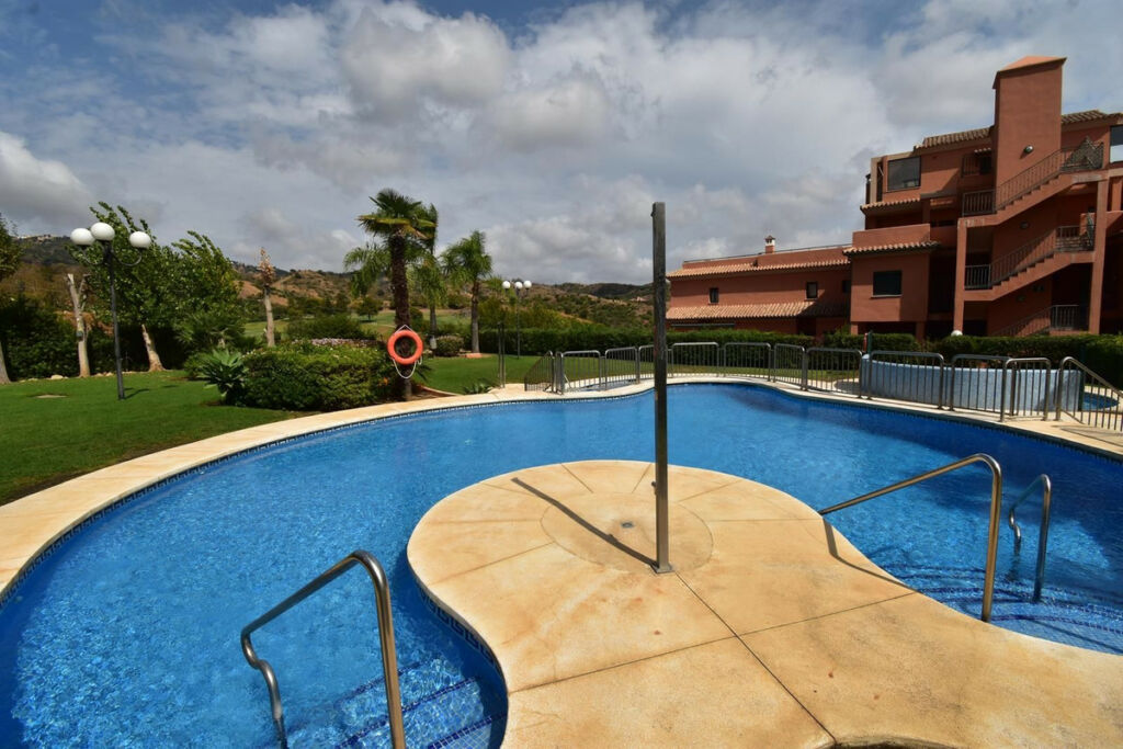 Middle Floor Apartment Elviria Málaga - image 15