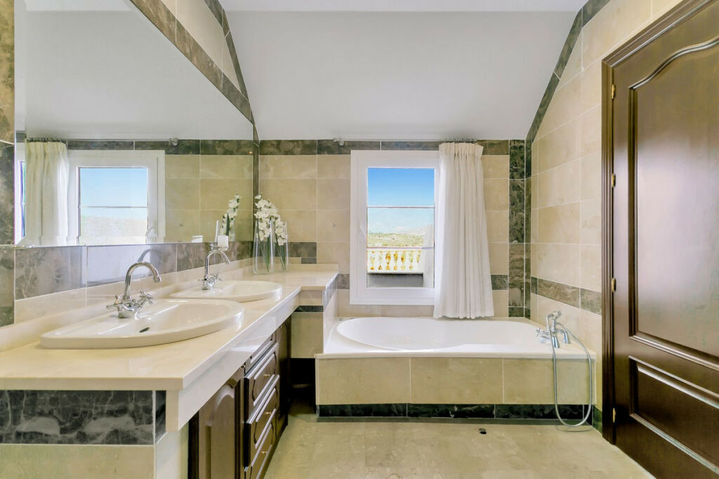 Detached Villa La Cala Golf Málaga - image 16
