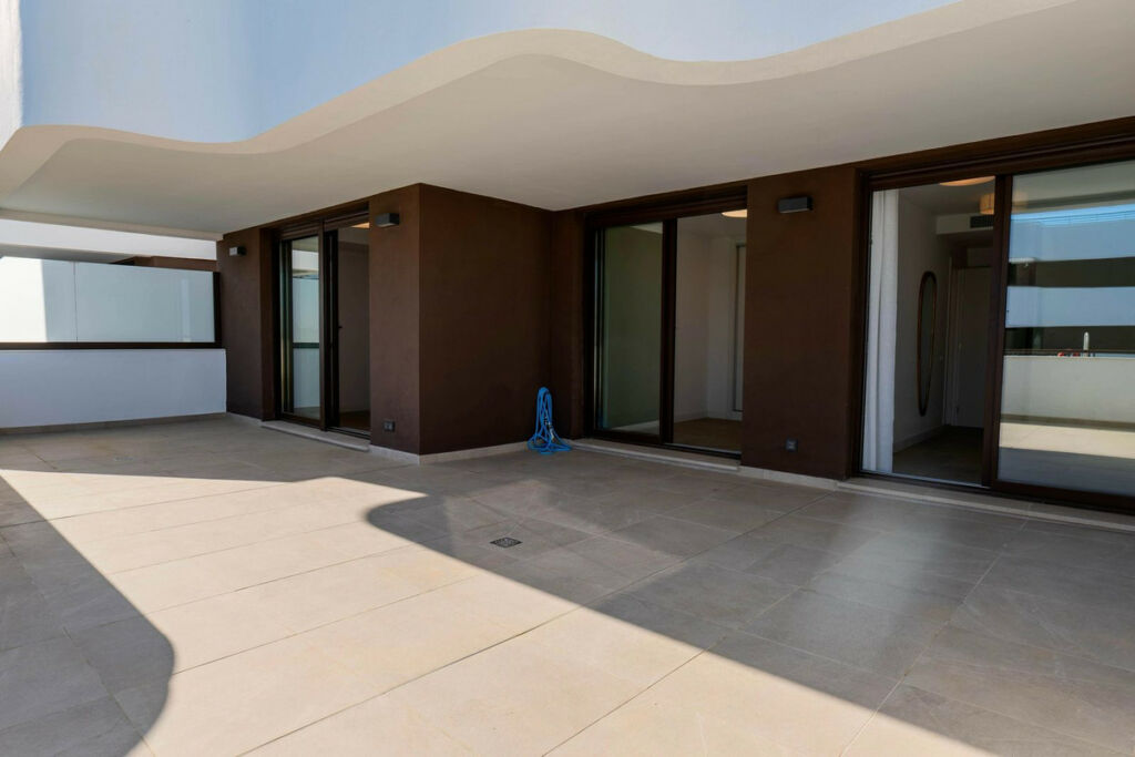 Middle Floor Apartment Estepona Málaga - image 16