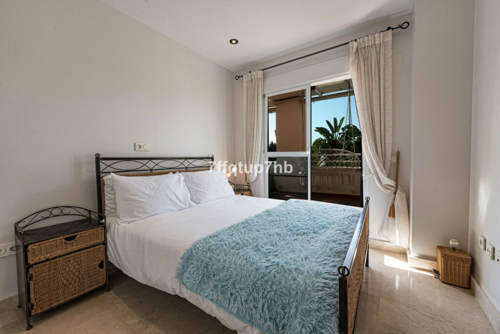 Middle Floor Apartment Estepona Málaga - image 16
