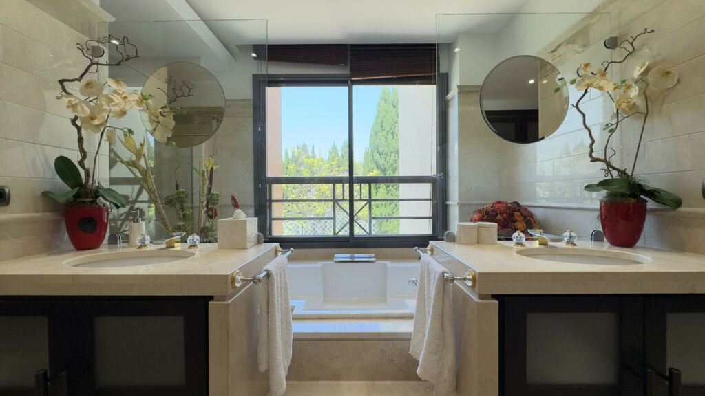 Middle Floor Apartment Puerto Banús Málaga - image 16