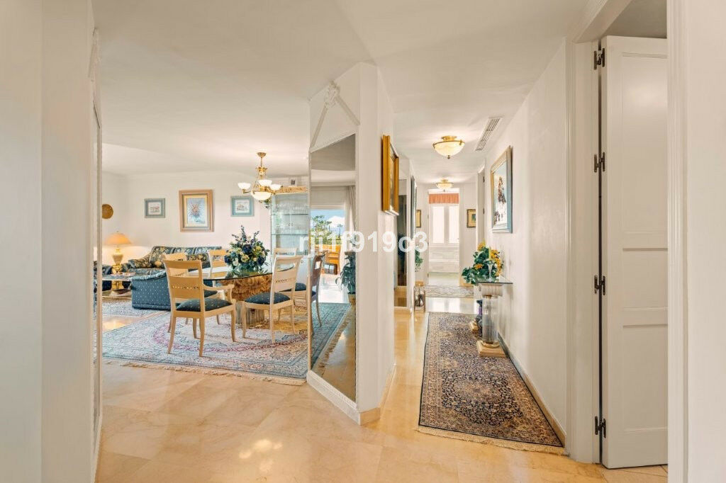Middle Floor Apartment Elviria Málaga - image 16