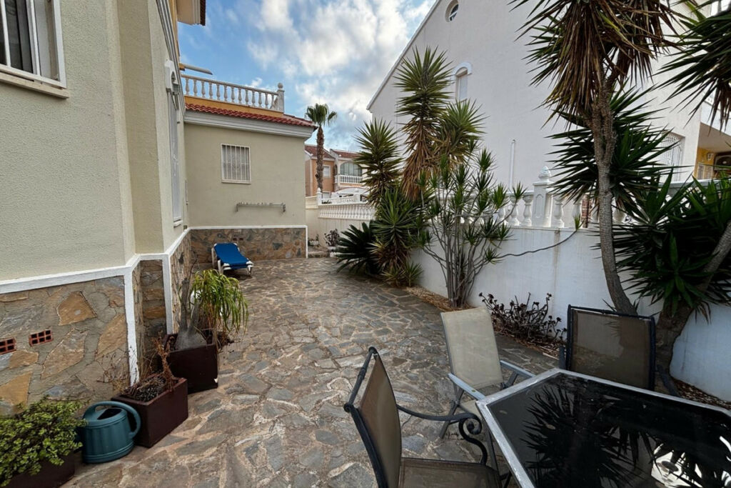 Semi-Detached House Dona Pepa Alicante - image 16