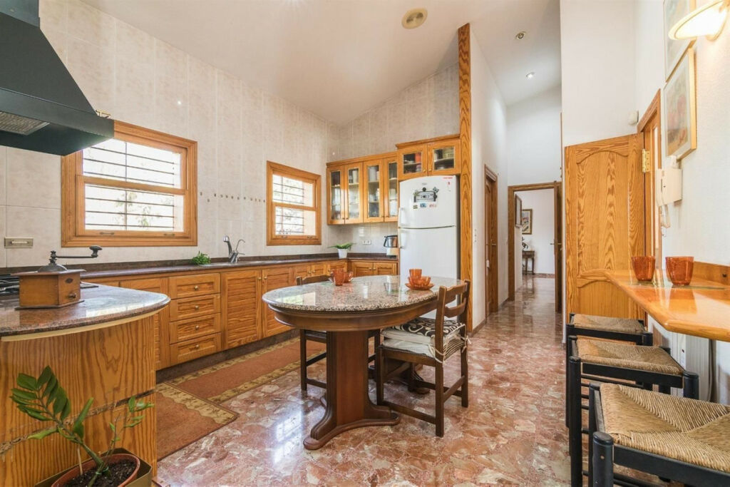Detached Villa Elche Alicante - image 16
