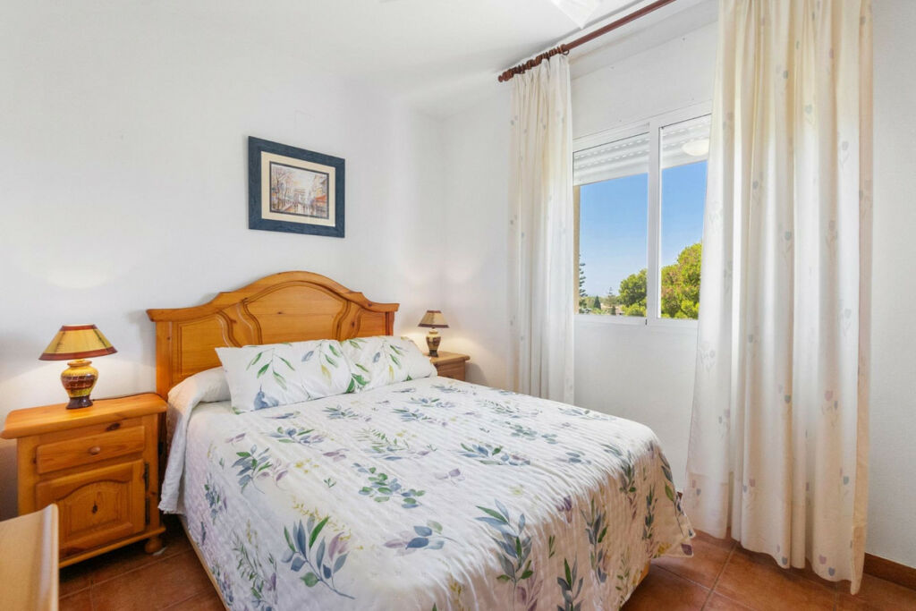Middle Floor Apartment Campoamor Alicante - image 16