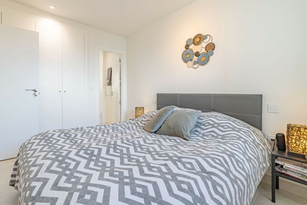 Middle Floor Apartment Estepona Málaga - image 16