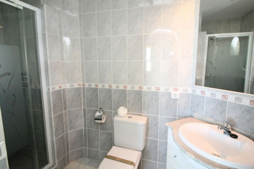 Middle Floor Apartment Calahonda Málaga - image 16