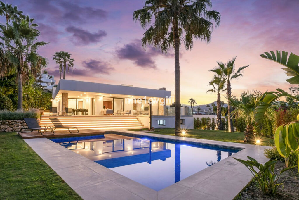 Detached Villa Guadalmina Alta Málaga - image 17