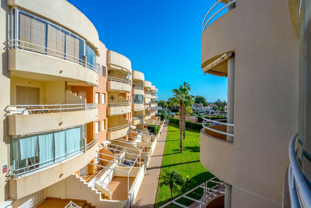 Middle Floor Apartment Orihuela Costa Alicante - image 16