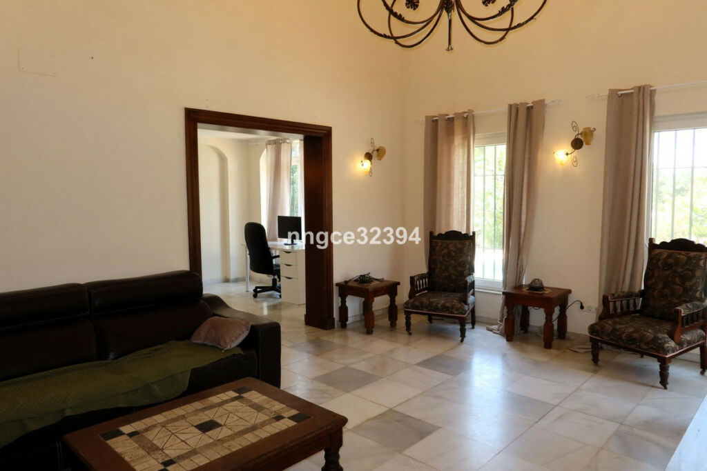Detached Villa Sotogrande Cádiz - image 16