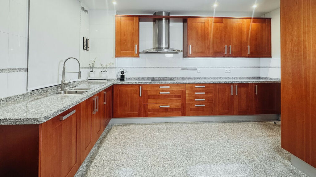 Middle Floor Apartment Estepona Málaga - image 16