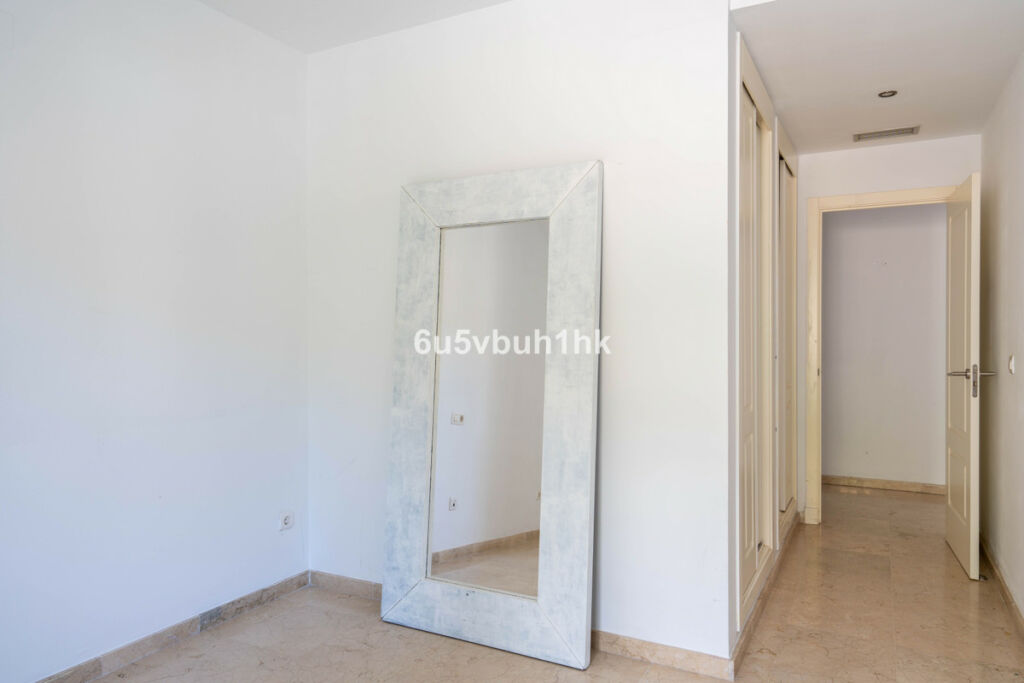 Middle Floor Apartment Istán Málaga - image 16
