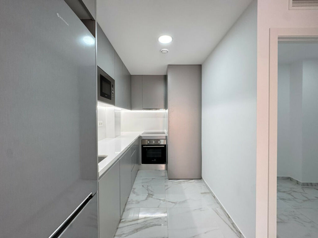Middle Floor Apartment Torrevieja Alicante - image 16