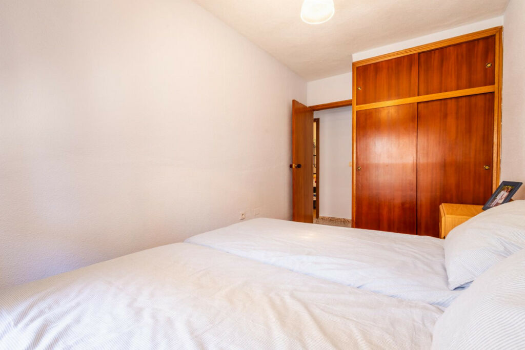 Middle Floor Apartment Torrevieja Alicante - image 16