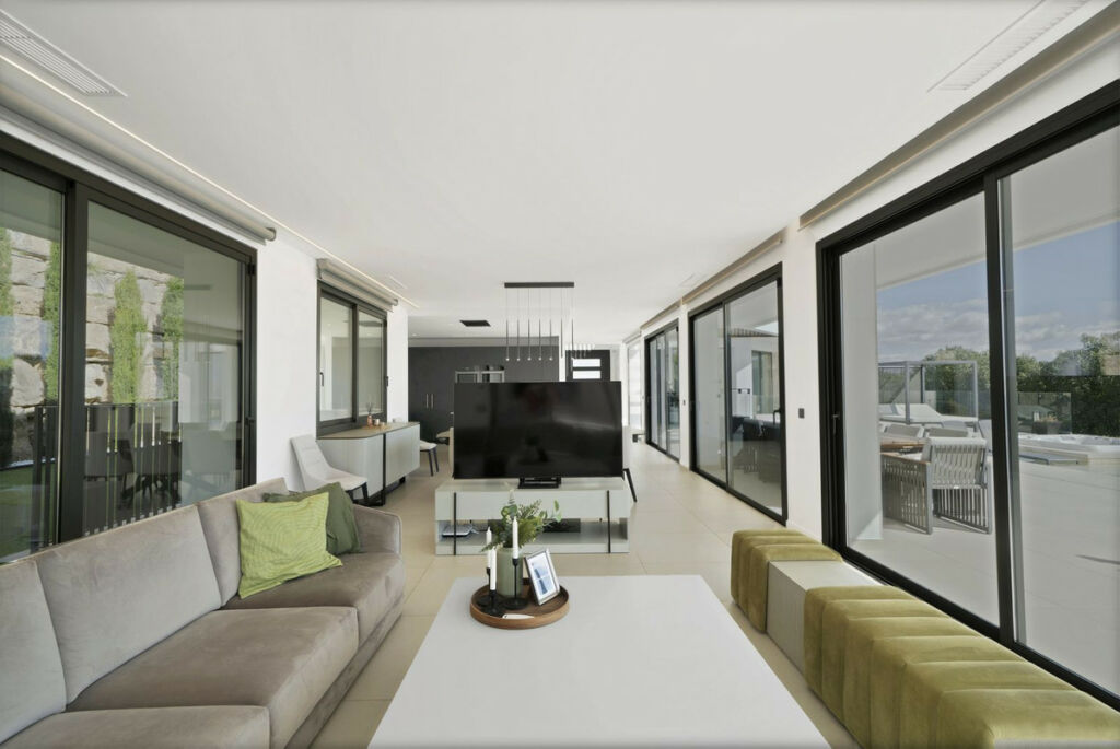 Detached Villa Benahavís Málaga - image 16