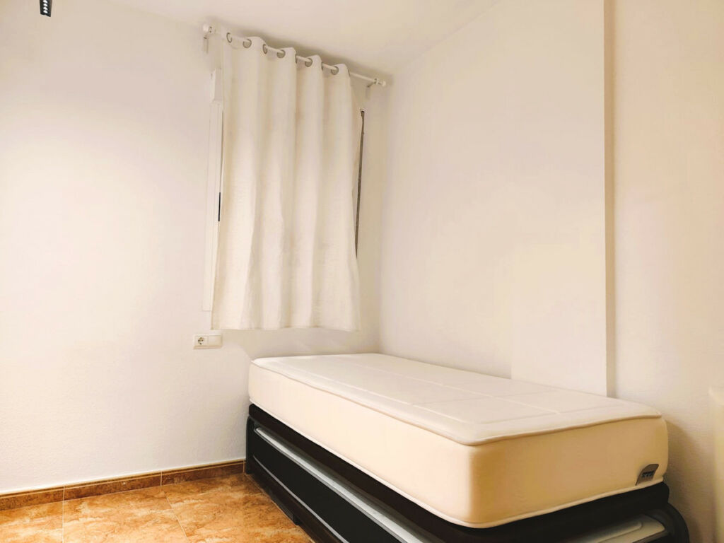Middle Floor Apartment Torrevieja Alicante - image 16