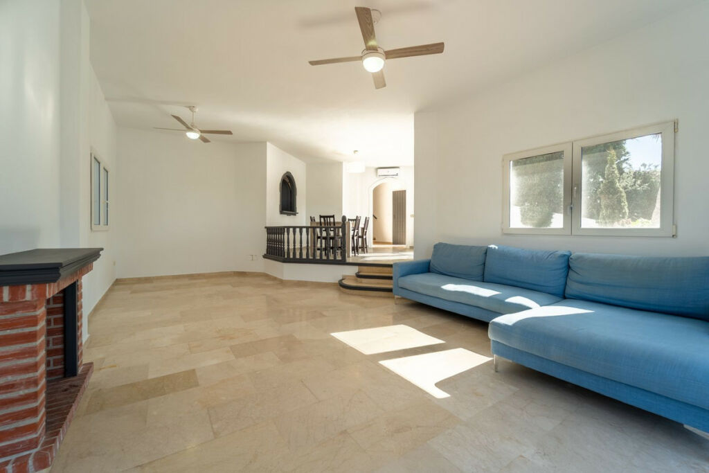 Detached Villa Riviera del Sol Málaga - image 16