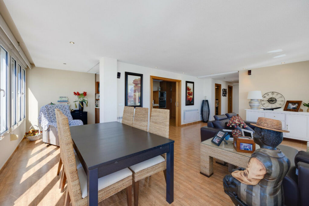 Middle Floor Apartment Torrevieja Alicante - image 16
