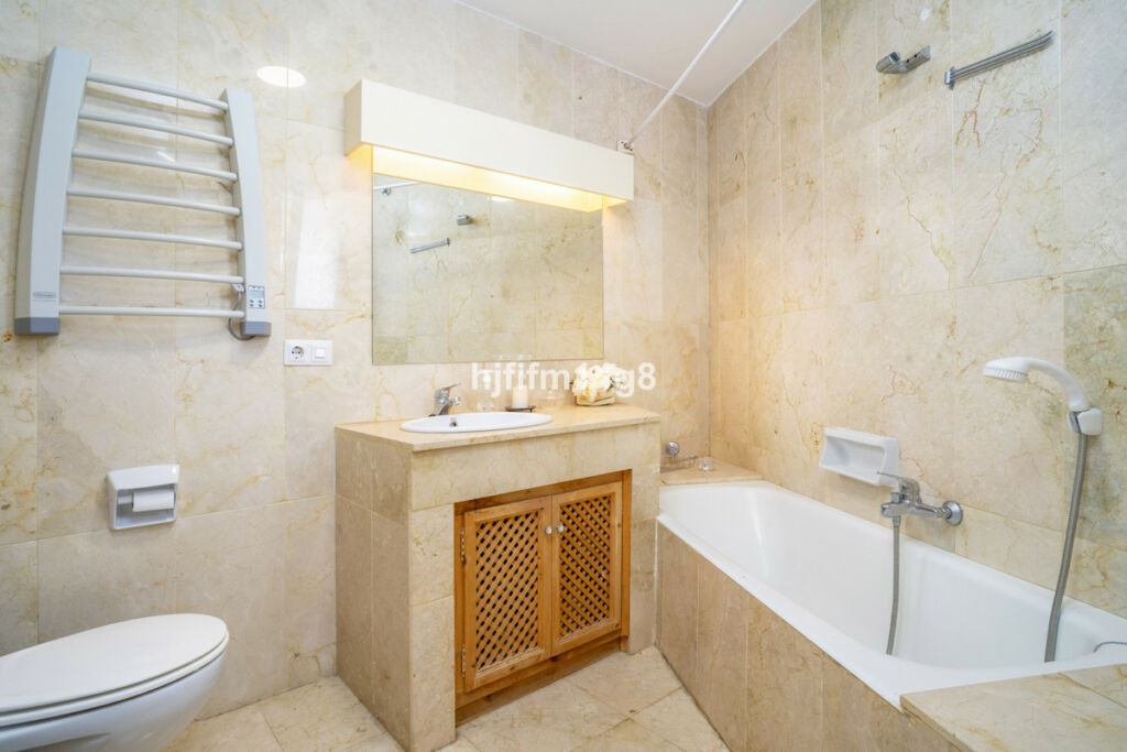 Middle Floor Apartment Guadalmina Alta Málaga - image 16