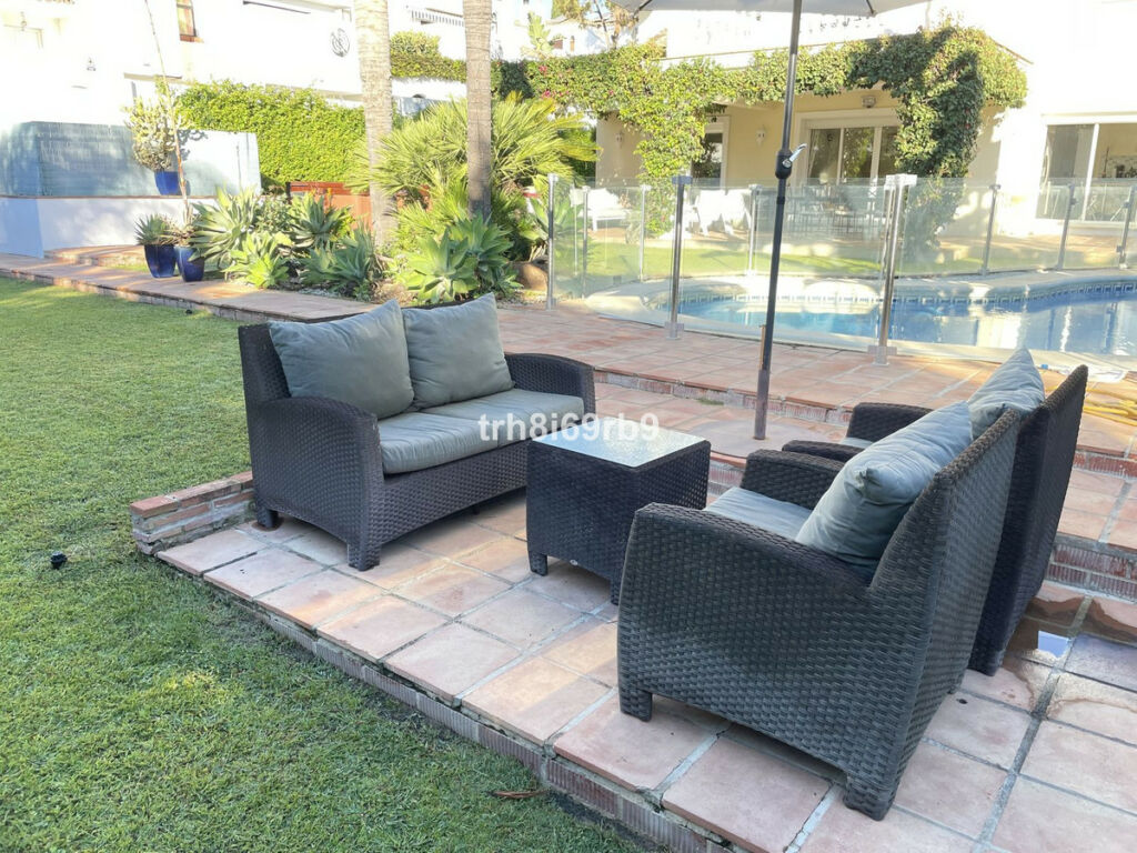 Detached Villa New Golden Mile Málaga - image 16