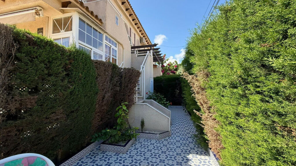 Bungalow Torrevieja Alicante - image 16
