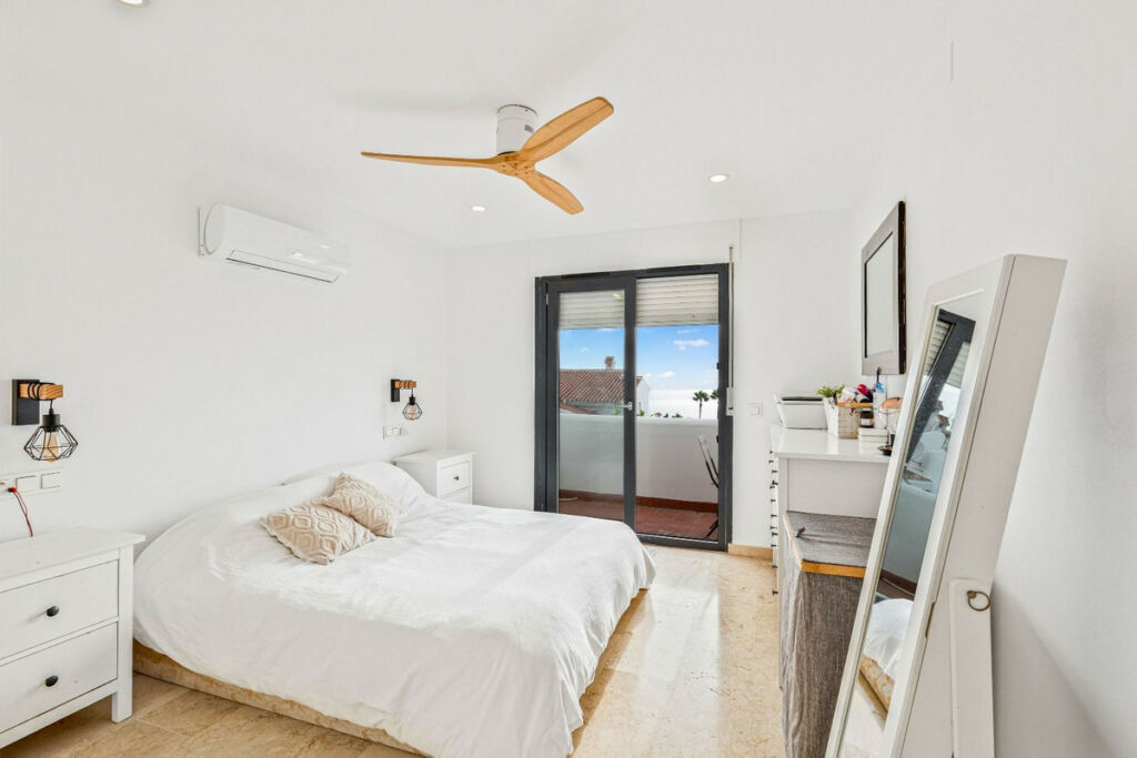 Townhouse Manilva Málaga - image 16