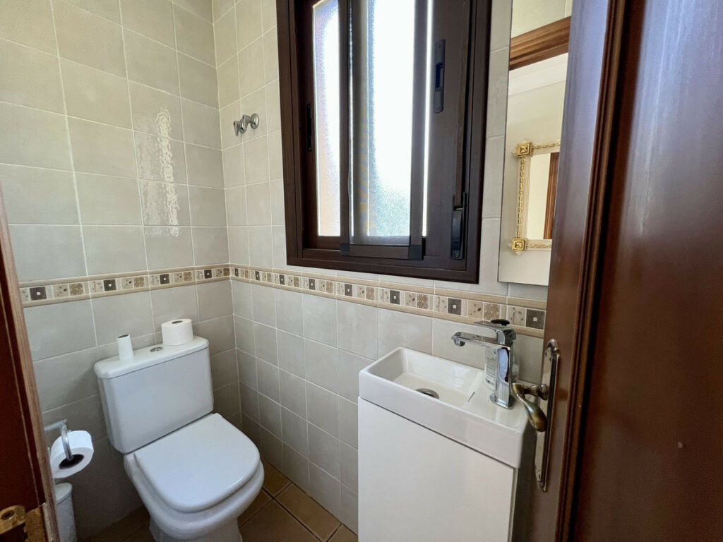 Detached Villa Estepona Málaga - image 16