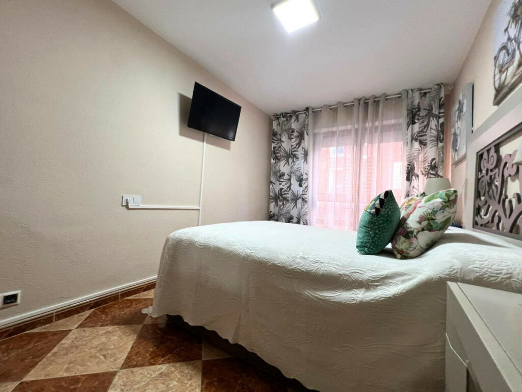 Middle Floor Apartment Torrevieja Alicante - image 16