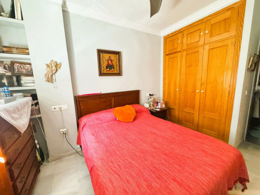 Middle Floor Apartment Las Lagunas Málaga - image 16