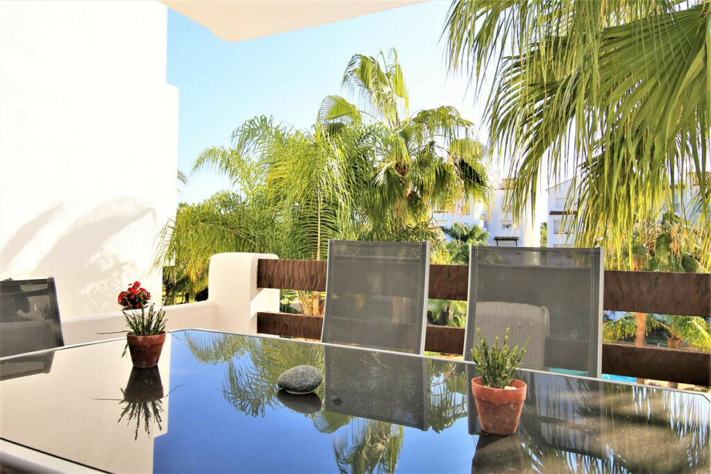 Middle Floor Apartment Estepona Málaga - image 16