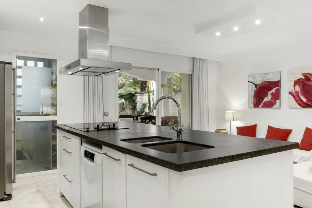 Ground Floor Apartment Nagüeles Málaga - image 15