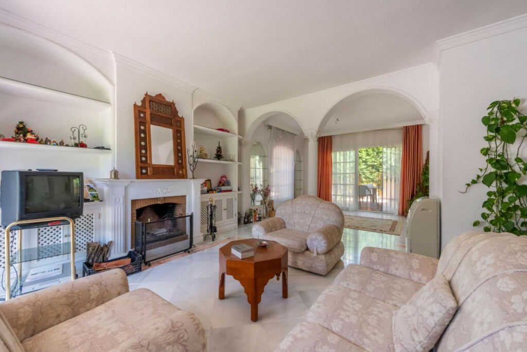Detached Villa Marbella Málaga - image 16