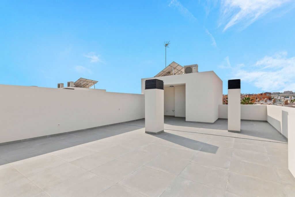Middle Floor Apartment Villamartin Alicante - image 16