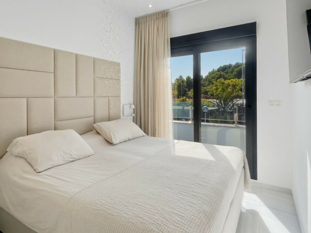 Detached Villa Polop Alicante - image 16