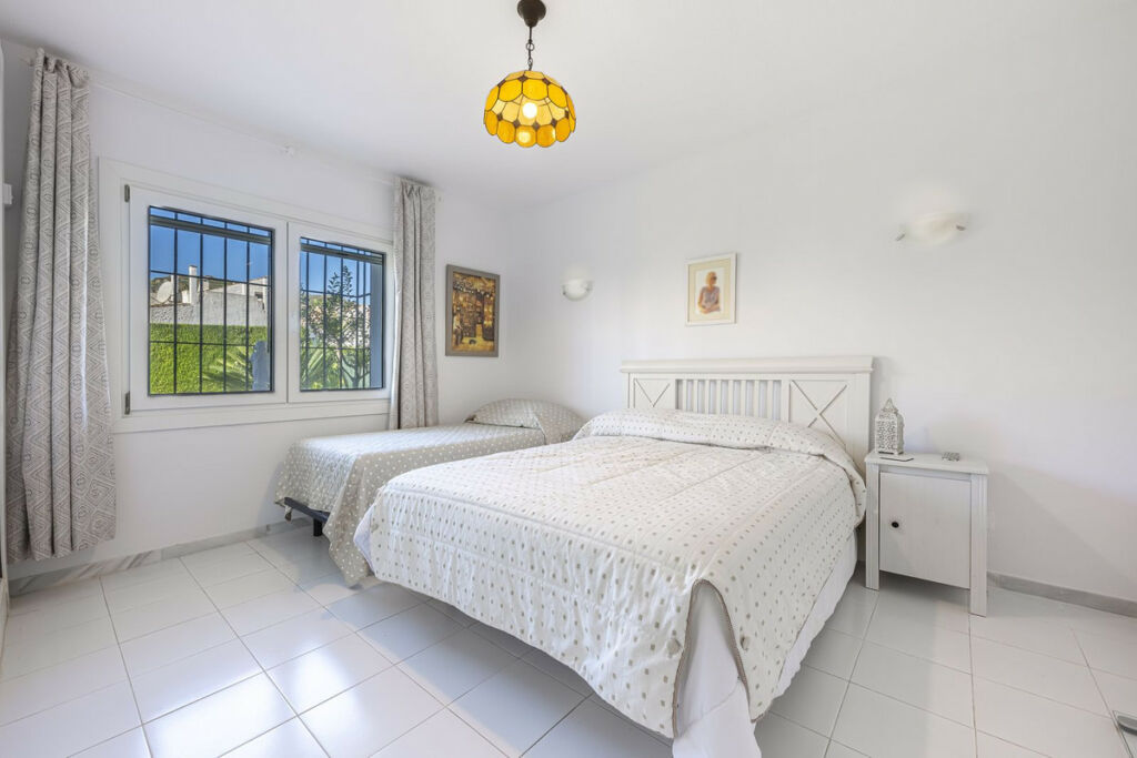 Detached Villa La Duquesa Málaga - image 16