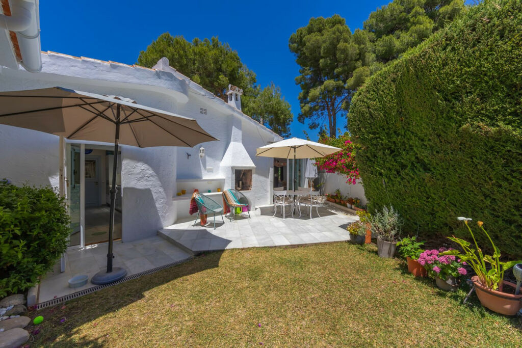 Detached Villa Guadalmina Alta Málaga - image 16