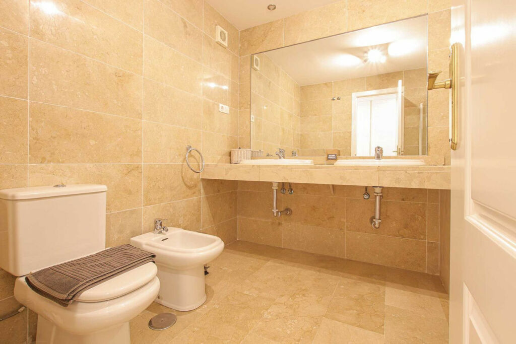 Middle Floor Apartment Calahonda Málaga - image 17