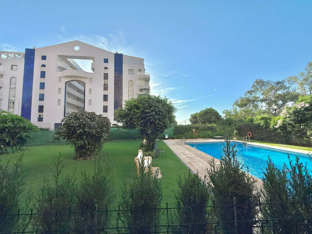 Middle Floor Apartment Fuengirola Málaga - image 17