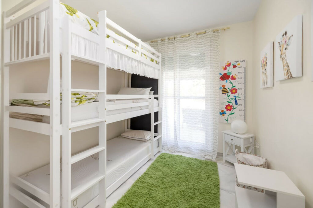 Middle Floor Apartment Nueva Andalucía Málaga - image 17