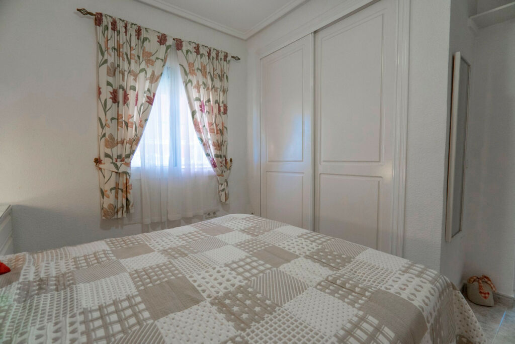 Detached Villa Ciudad Quesada Alicante - image 17