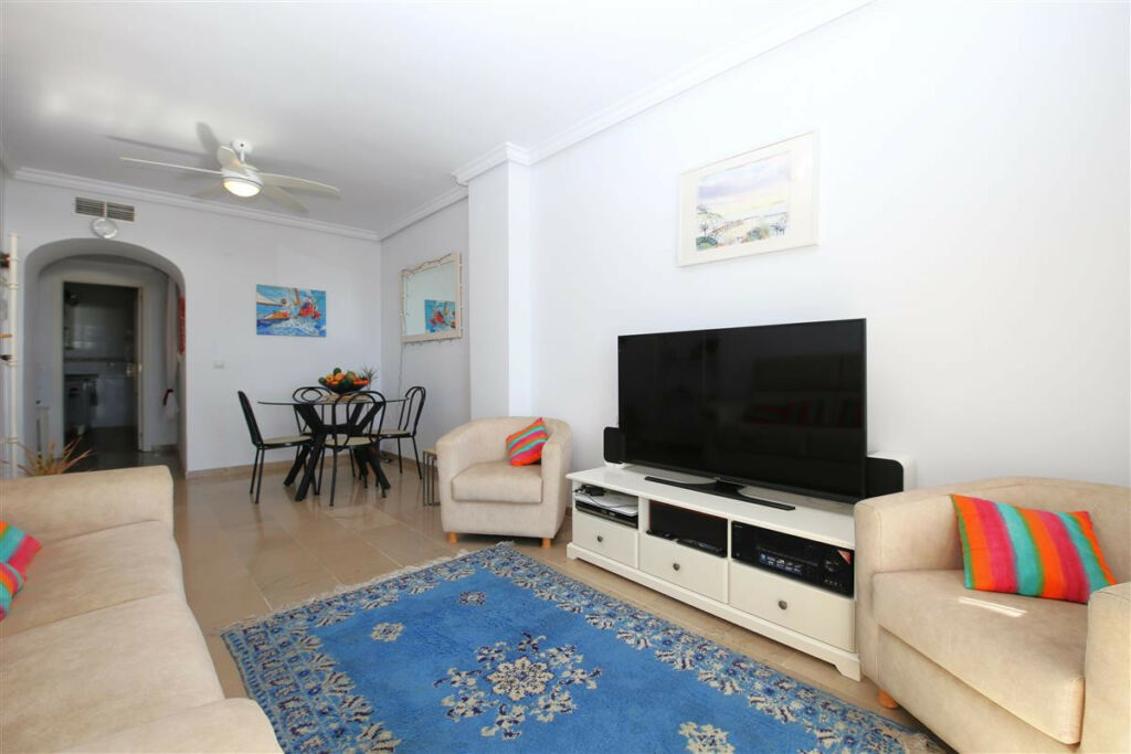 Middle Floor Apartment Estepona Málaga - image 17