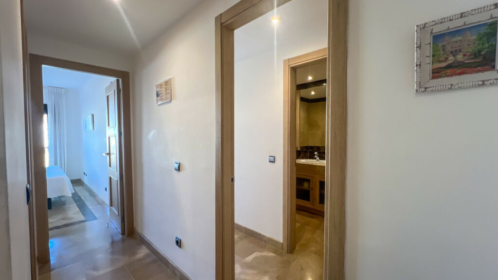Middle Floor Apartment La Duquesa Málaga - image 17