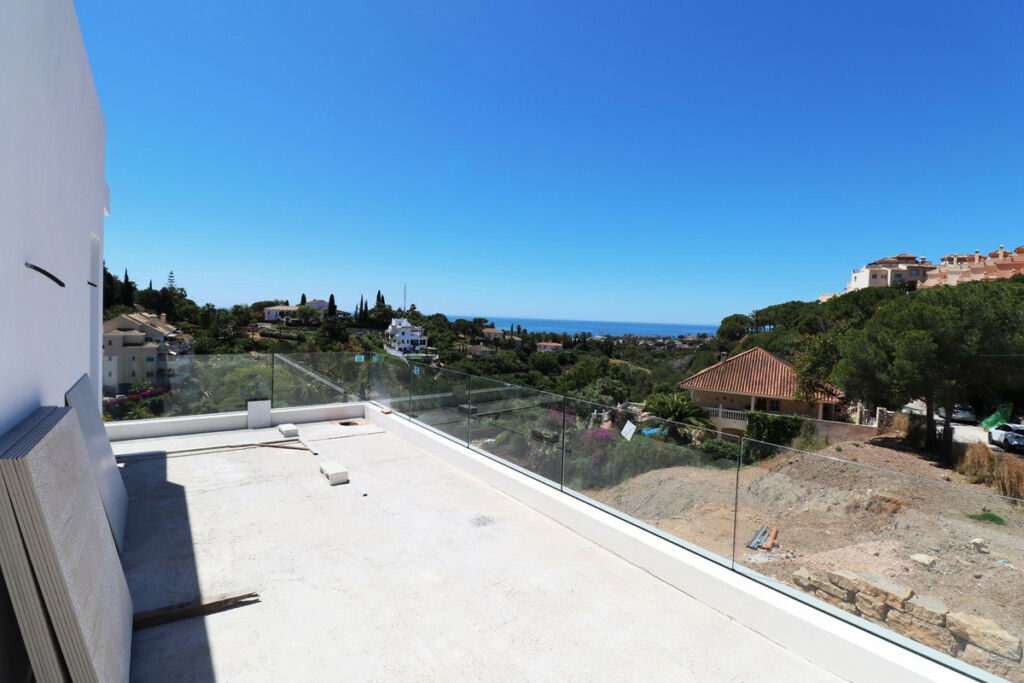 Detached Villa Elviria Málaga - image 17