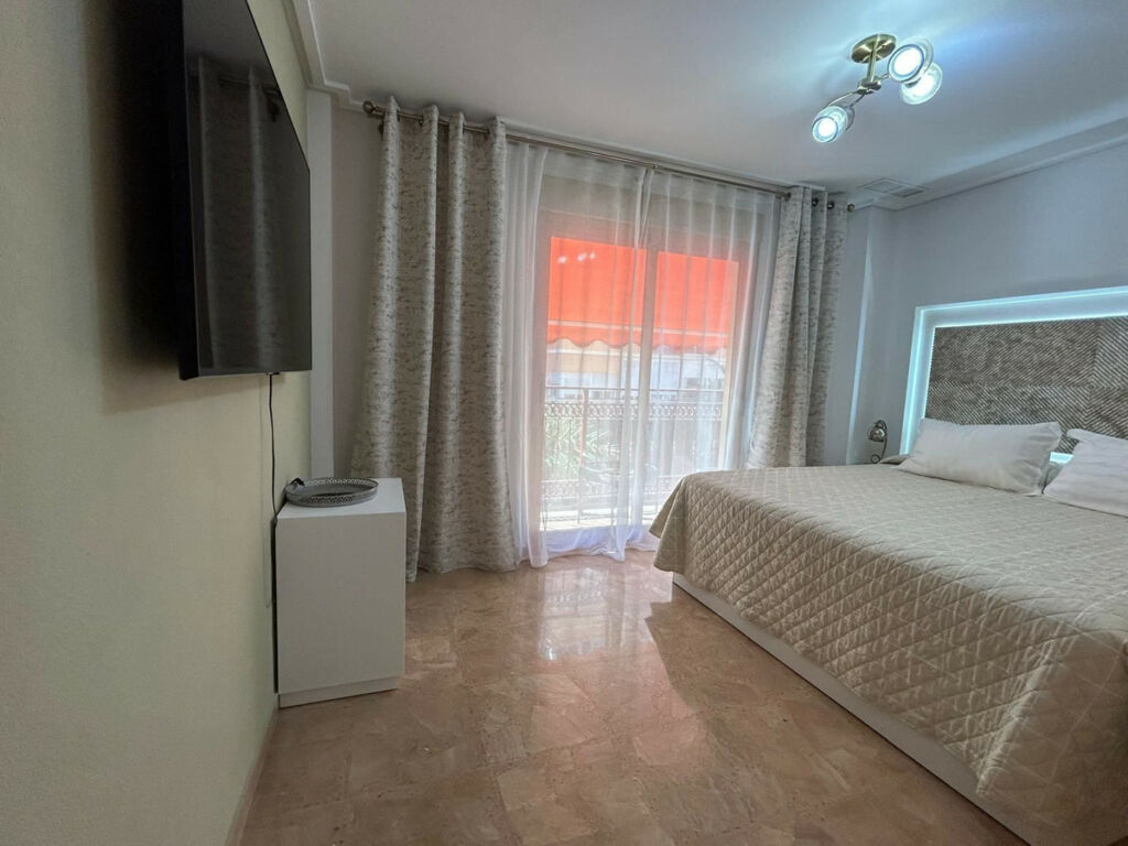 Middle Floor Apartment Alicante City Alicante - image 17