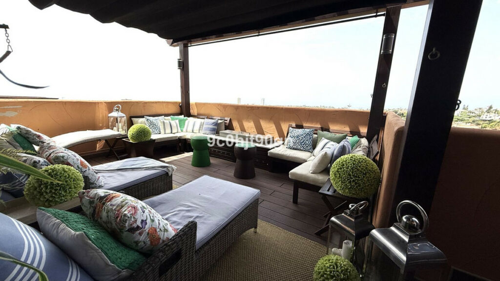 Penthouse Duplex Elviria Málaga - image 17
