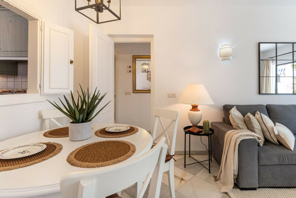 Ground Floor Apartment El Paraiso Málaga - image 14
