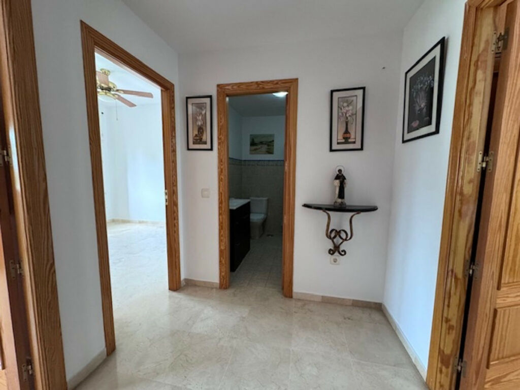 Townhouse San Pedro de Alcántara Málaga - image 17