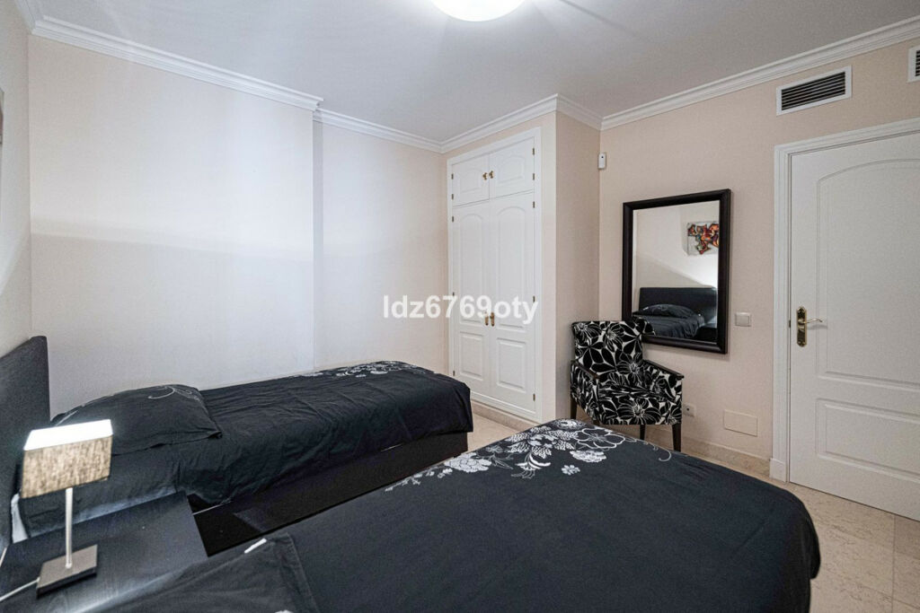 Middle Floor Apartment Benalmadena Málaga - image 17