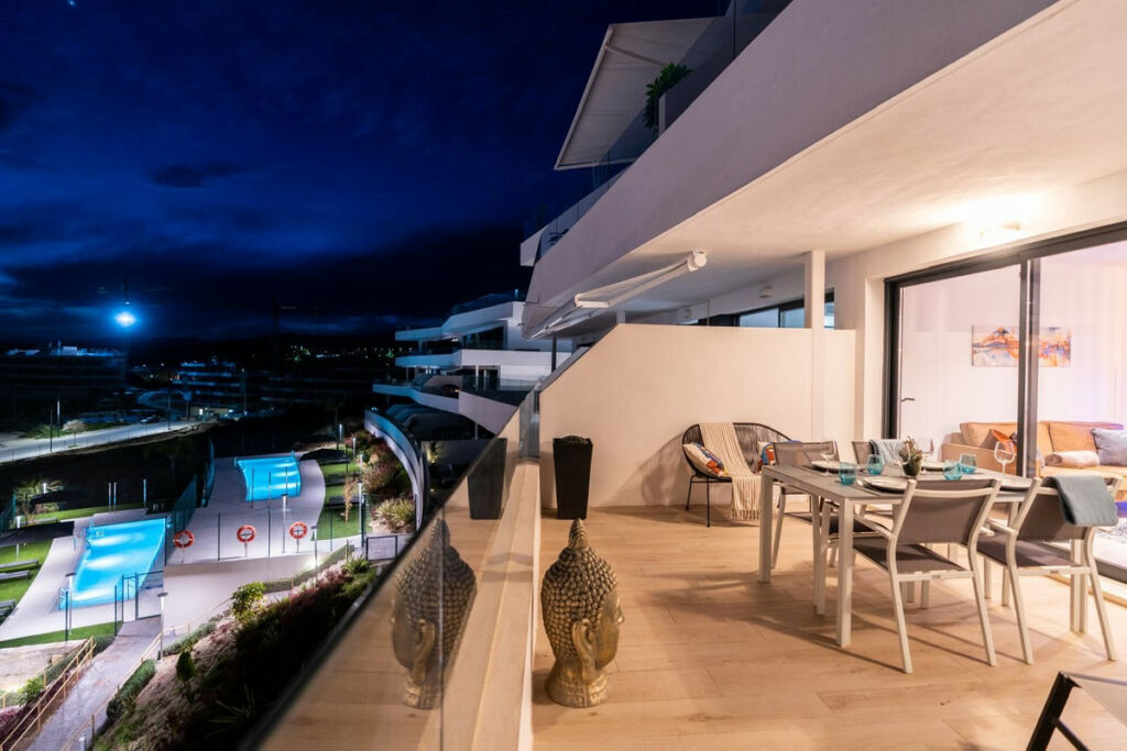 Middle Floor Apartment Estepona Málaga - image 17